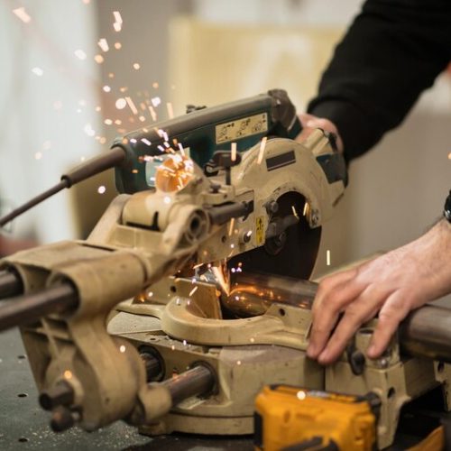 technician-worker-cutting-metal-with-many-sharp-sparks-using-equipments-cat-iron_158595-8145 technician-worker-cutting-metal-with-many-sharp-sparks-using-equipments-cat-iron_158595-8145